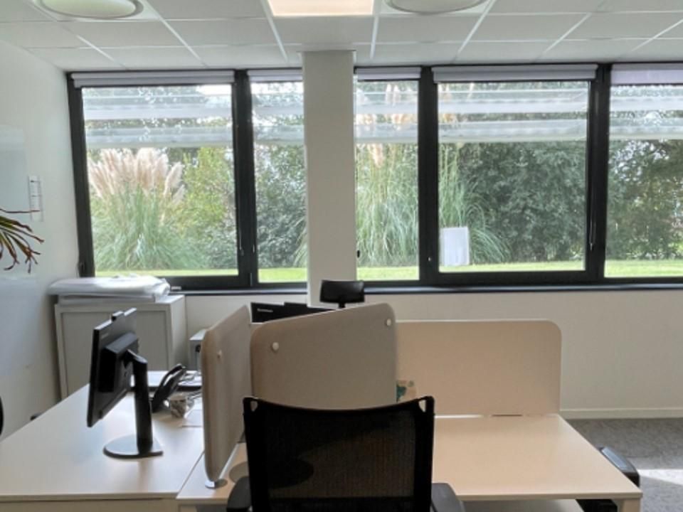 2777 m² pour ce bureaux en location à Le haillan