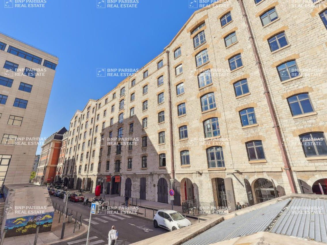 2383 m² pour ce bureaux en location à Marseille