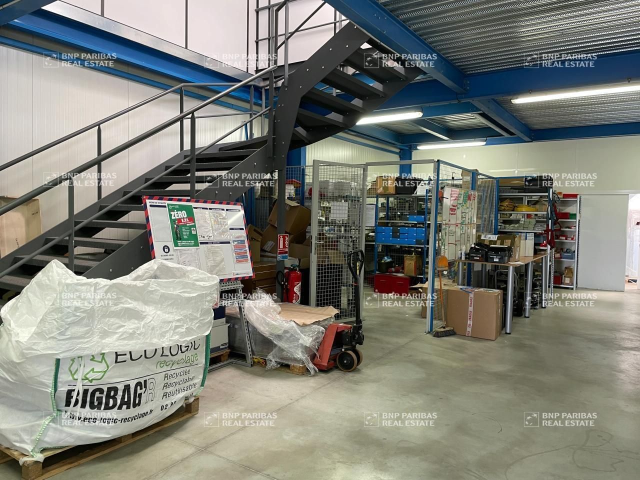 641 m² pour ce activité en location à Basse-goulaine