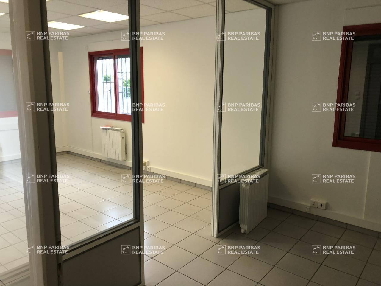 Location Activité 840 m² non divisibles 69330 Meyzieu
