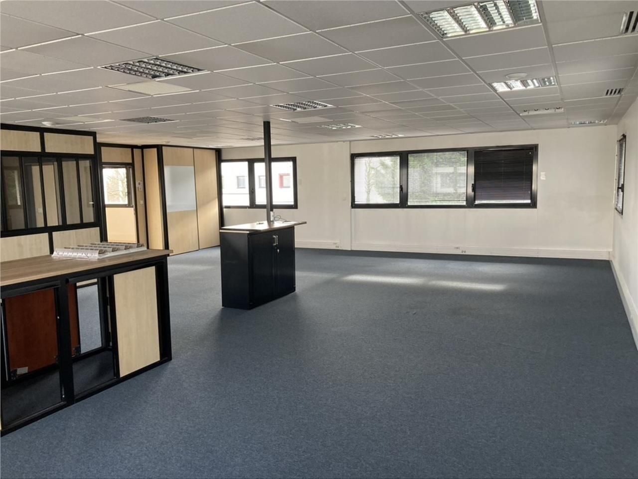 A proximité du centre commercial Atlantis plusieu