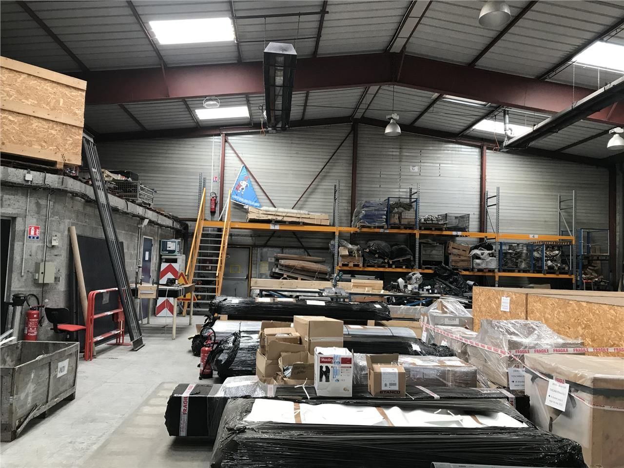 Au coeur d'une zone d'activité dynamique et reche