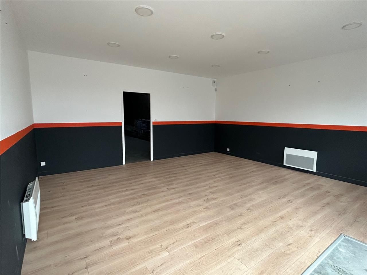 Dans un complexe artisanal composé de 21 cellules