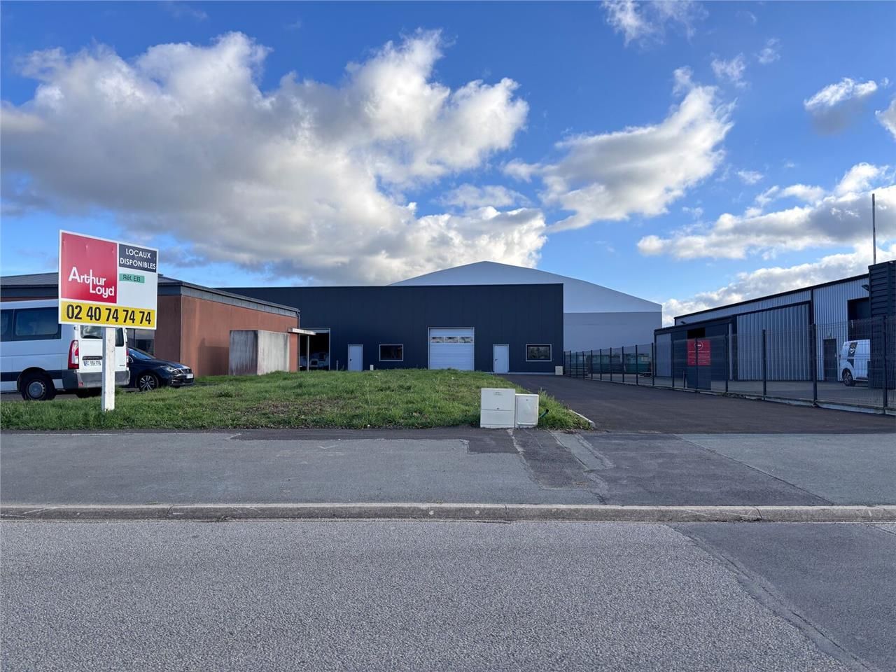 Locaux d'activité à louer à Machecoul, d'une supe