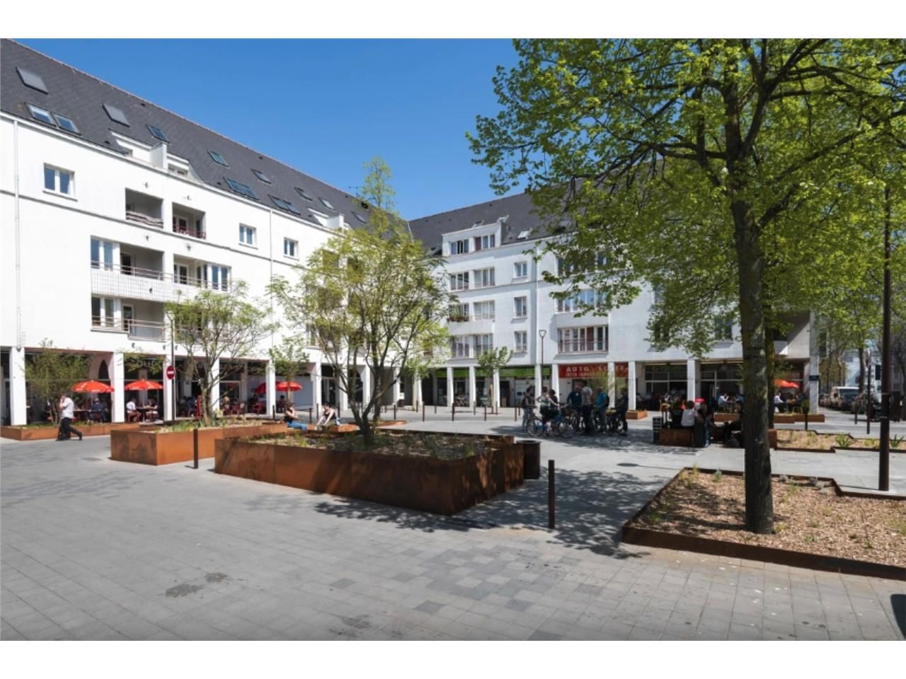 Local commercial d'environ 86 m2 situé sur l'Ile