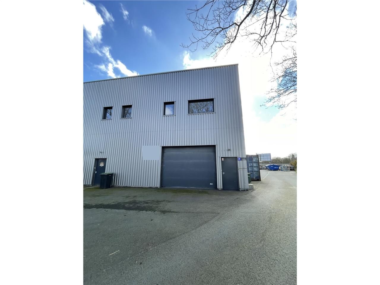 Nous vous proposons à la location une cellule d'e