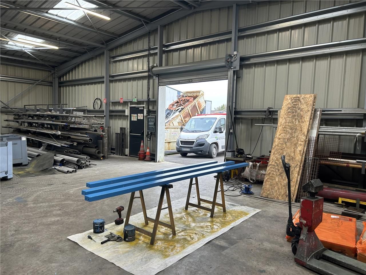 Nous vous proposons des locaux d'activité de 1300