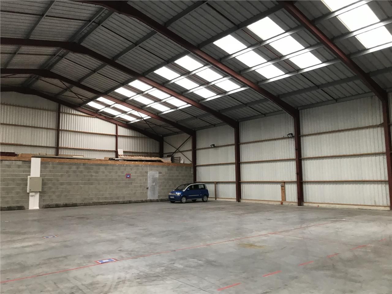 Au coeur de la  zone d'activité Les Basses Landes