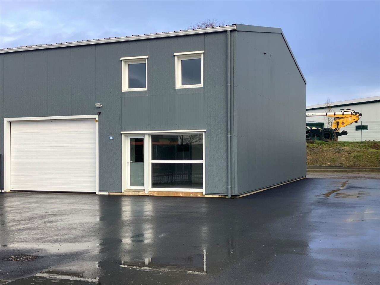 Au coeur de la zone d'activité dynamique et reche