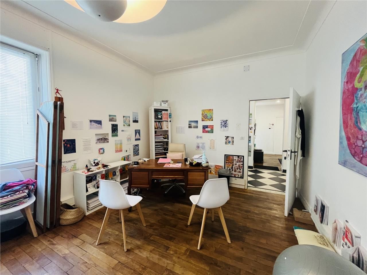 Situé  Avenue du Général de Gaulle à Saint-Nazair