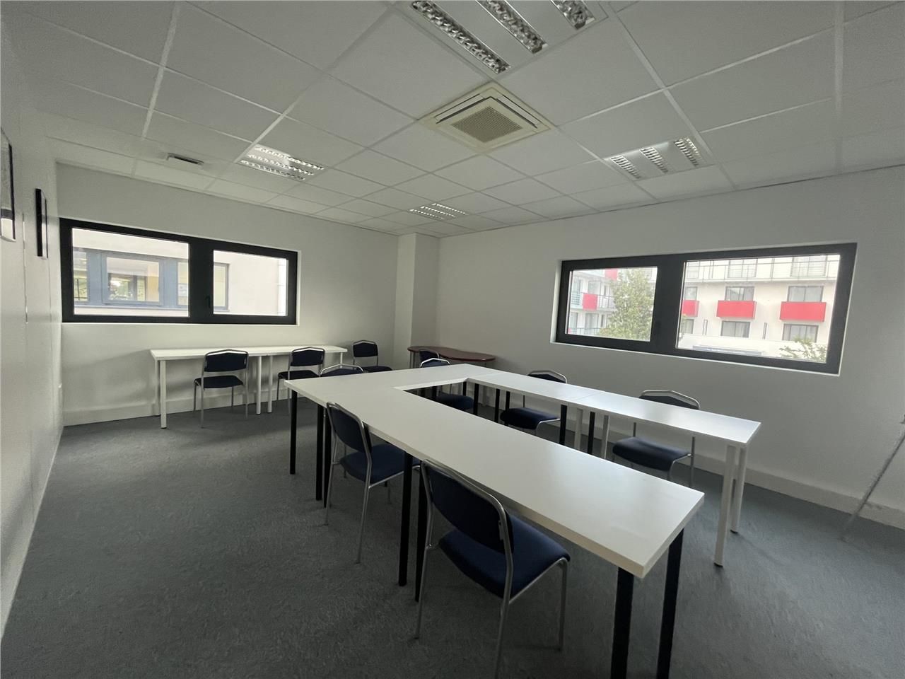 Situé dans la zone tertiaire de Trignac, Arthur L