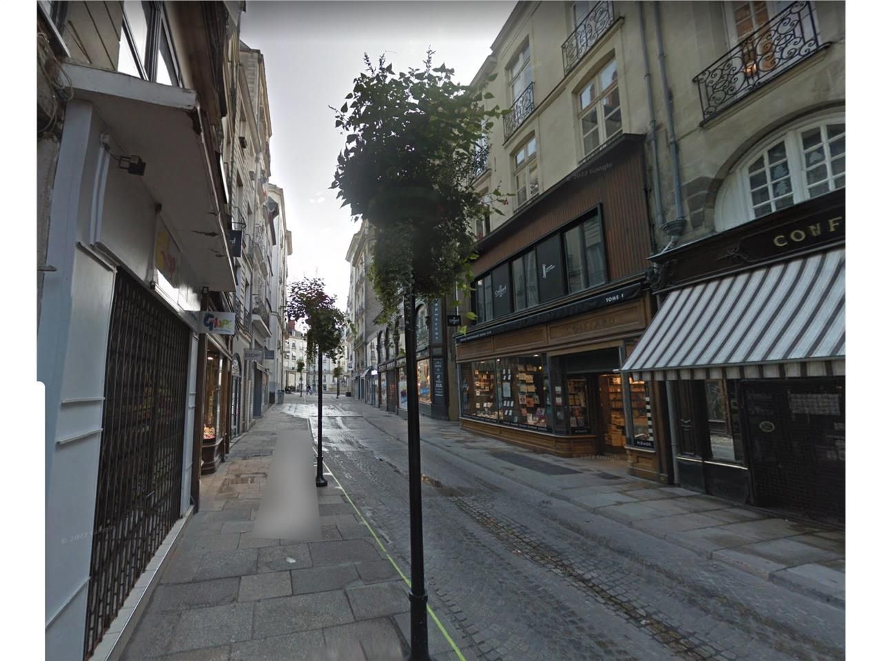 Nous vous proposons un local commercial dans une 