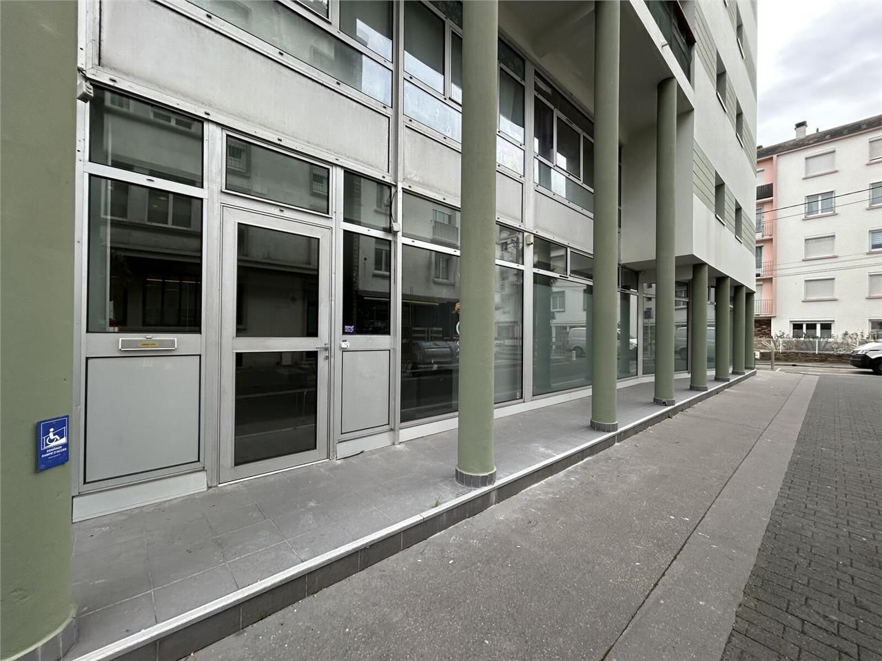 Situé en plein centre ville de Saint-Nazaire, Art