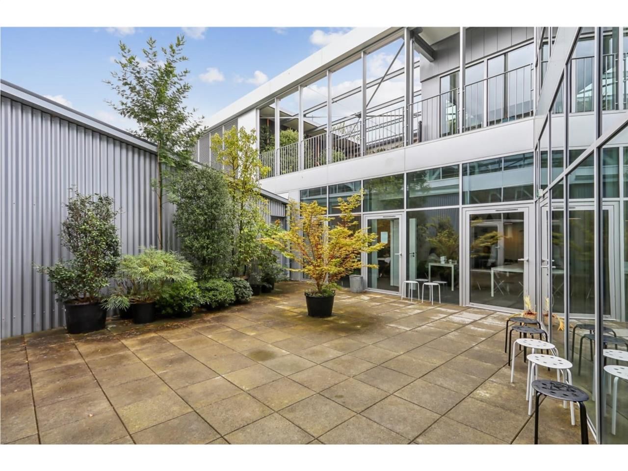 Situé au coeur du quartier Madeleine, au carrefou