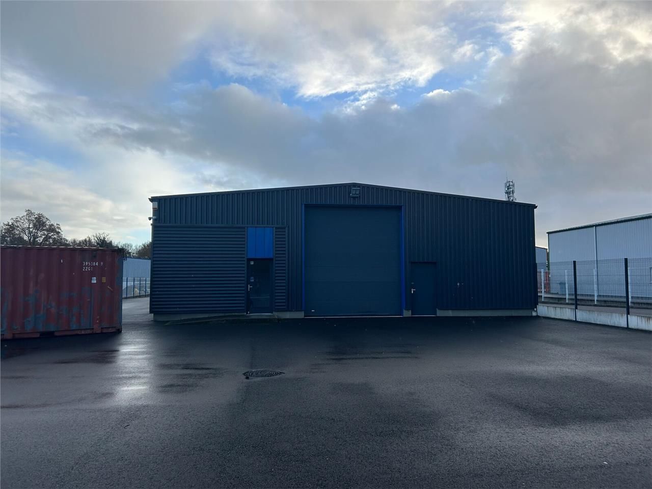 Dans une petite zone d'activité du sud de Nantes,