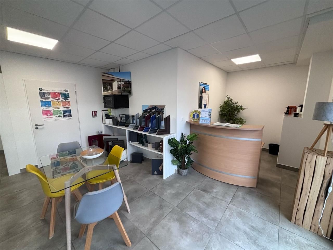 À louer, local commercial de 93 m², non divisible