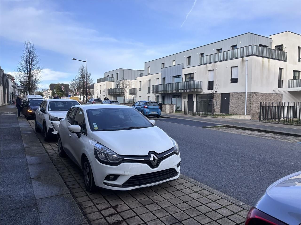 À louer, local commercial de 93 m², non divisible