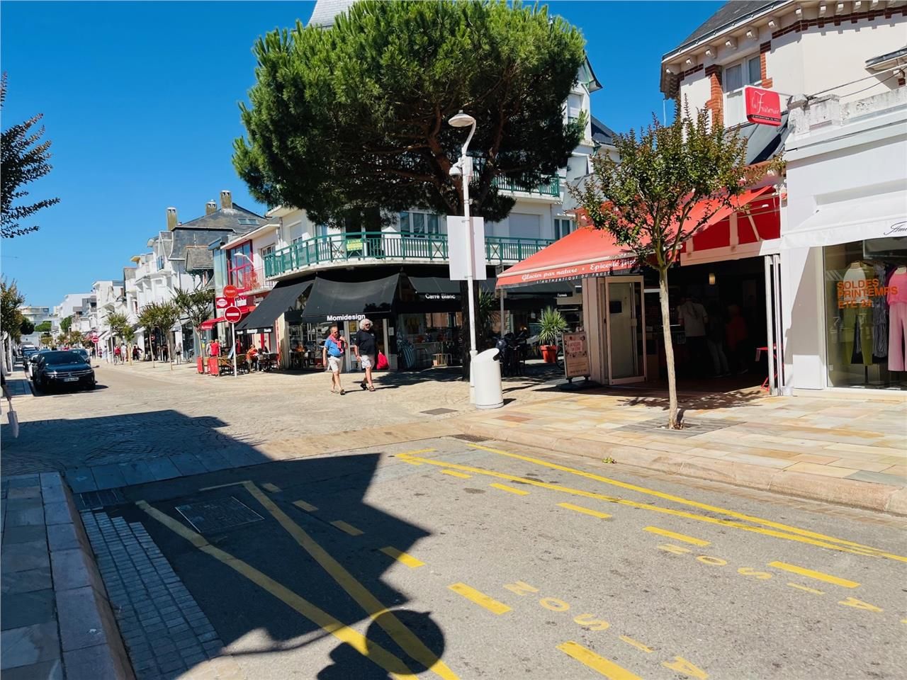 Locaux commerciaux de 98m² à louer Avenue du Géné