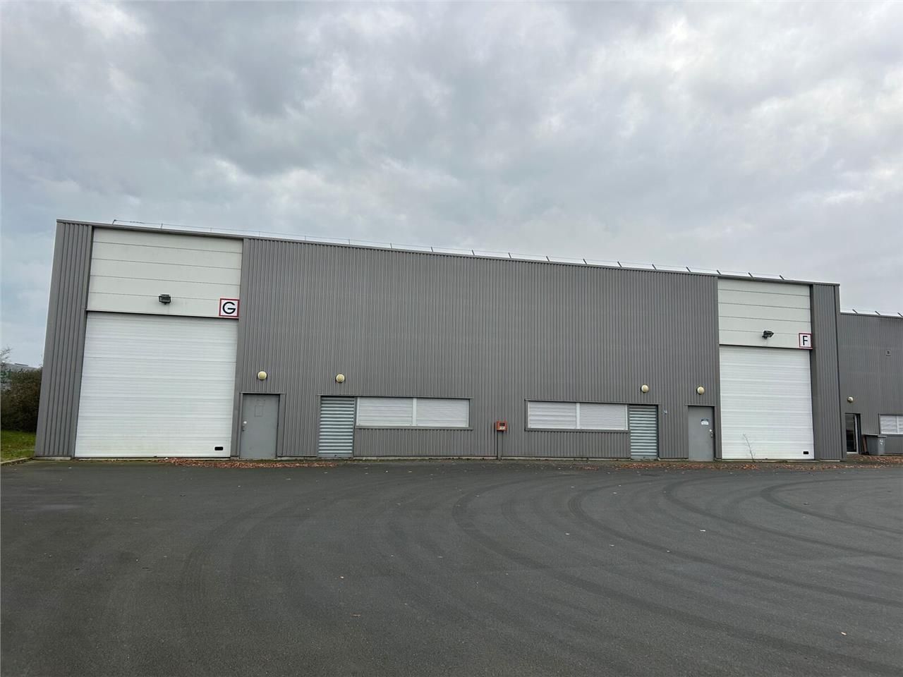 Dans le sud de nantes, dans un petit parc d'activ