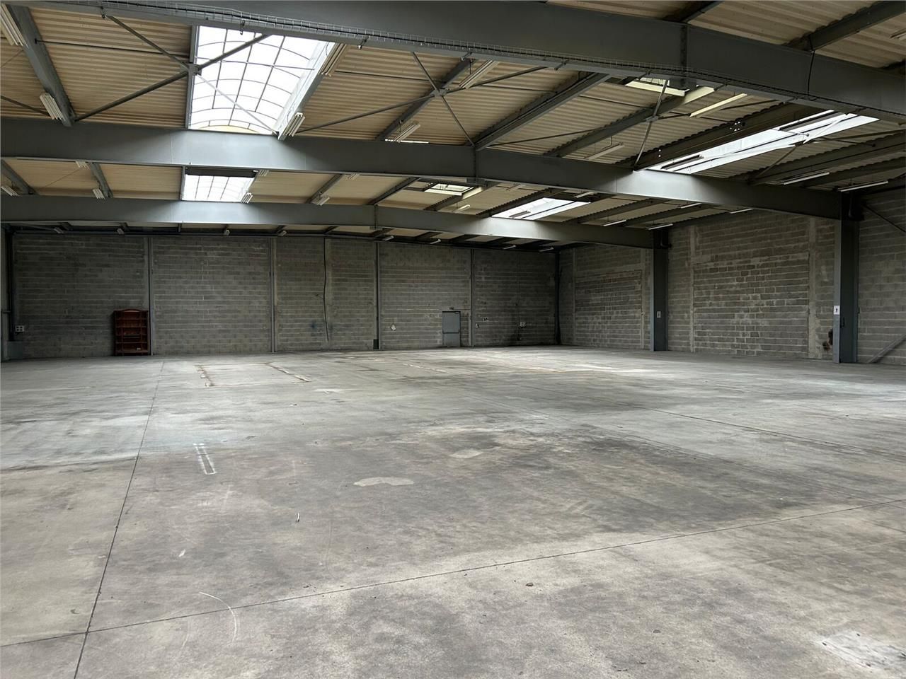 Dans le sud de nantes, dans un petit parc d'activ