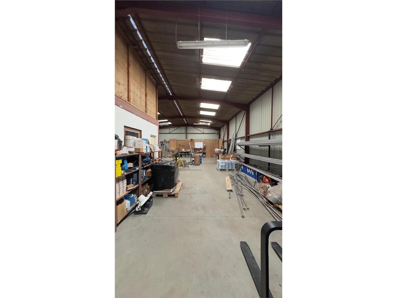 Au coeur de la zone d'activité dynamique et reche