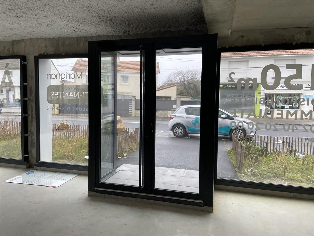 Nous vous proposons à la vente un local d'environ