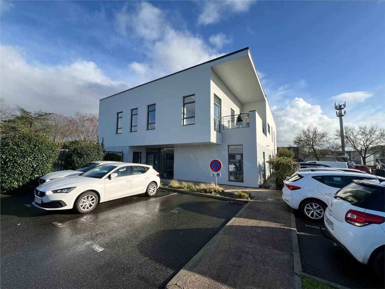 Situé aux Sorinières, à seulement 400 mètres du c