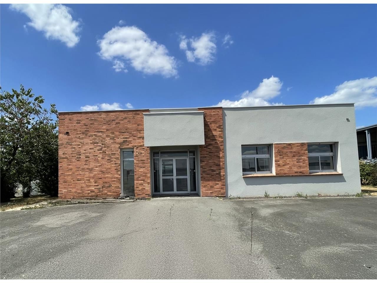 Sur une assiette foncière de 1 900 m2, nous vous 