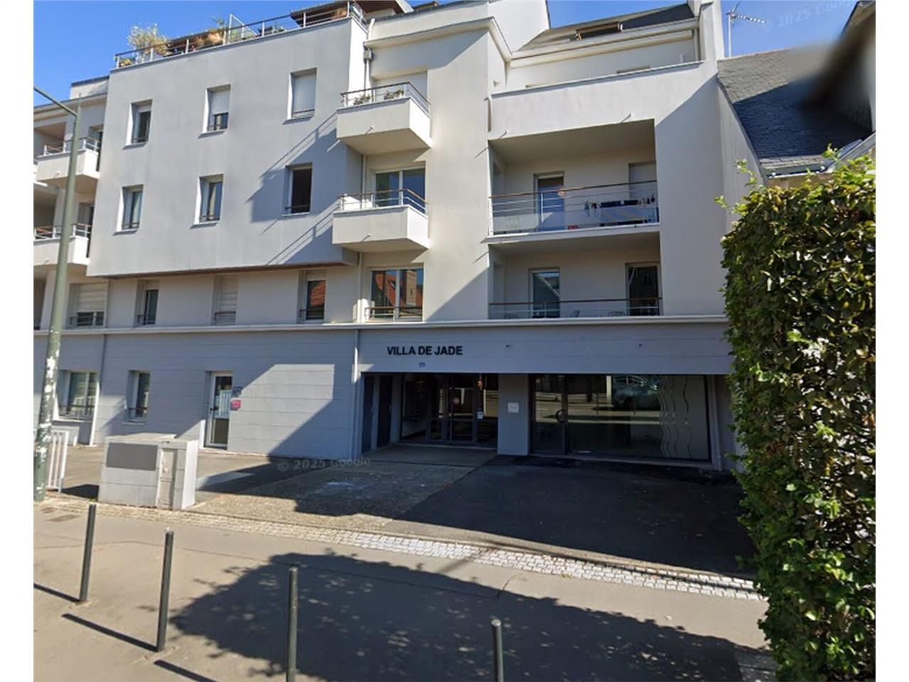 Nous vous proposons à la location une surface de 