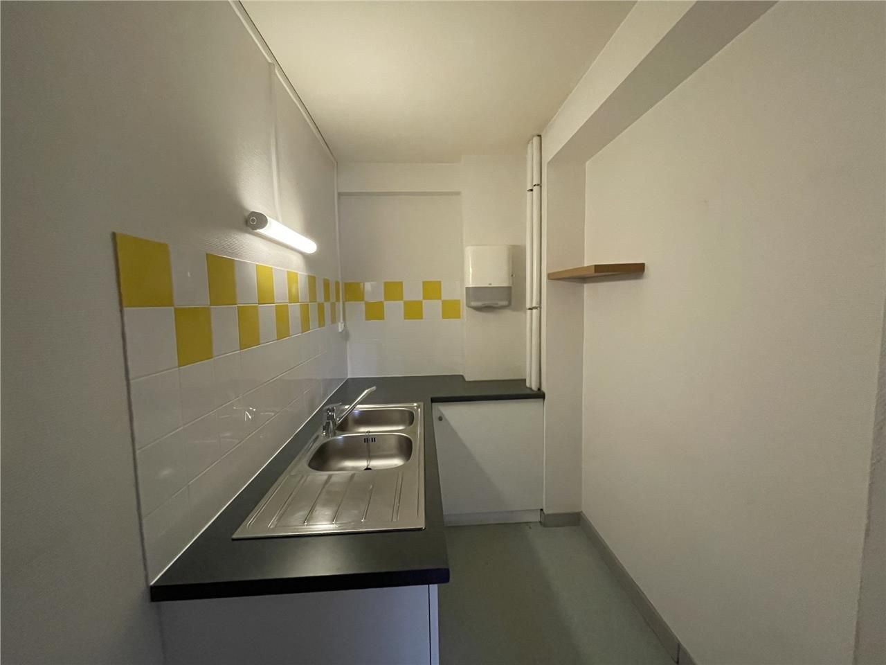 Bureaux à vendre à Nantes, idéalement situés à pr