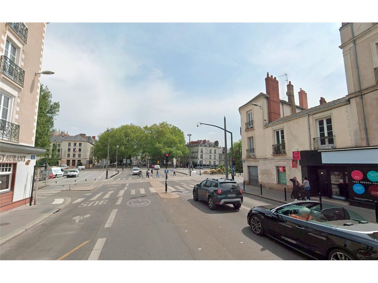 Local commercial à louer avec un beau visuel pass