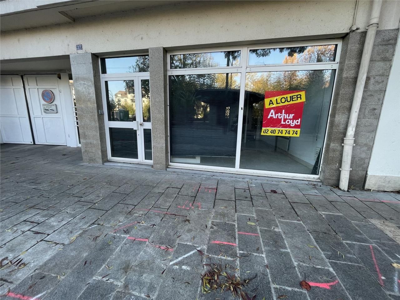 Venez découvrir ce local idéalement situé au bord