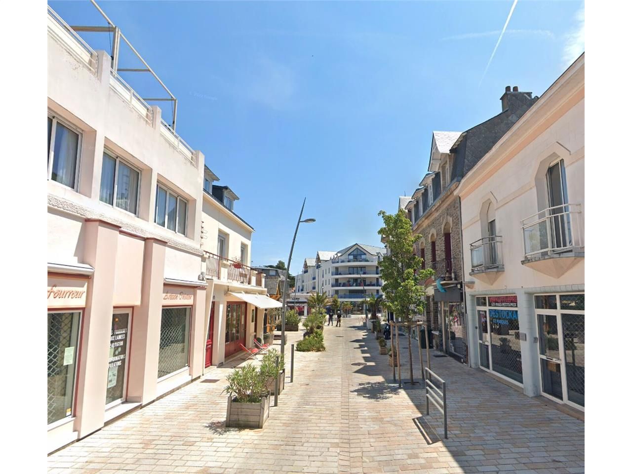 Situé au coeur d'un véritable quartier de vie de 