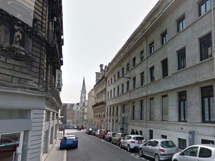 Nous vous proposons à la location, une cellule co