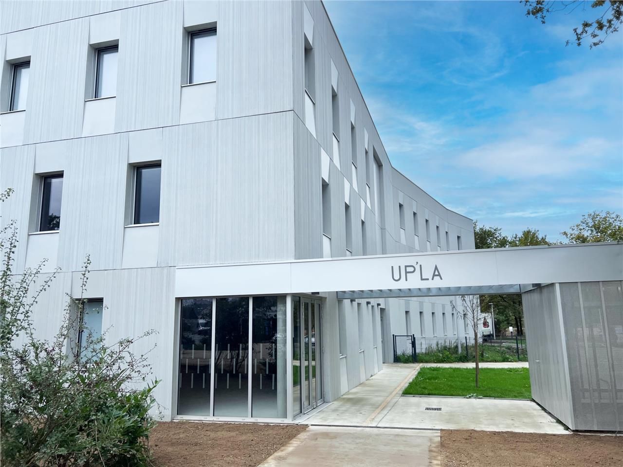 À proximité du centre-ville de Carquefou et au co