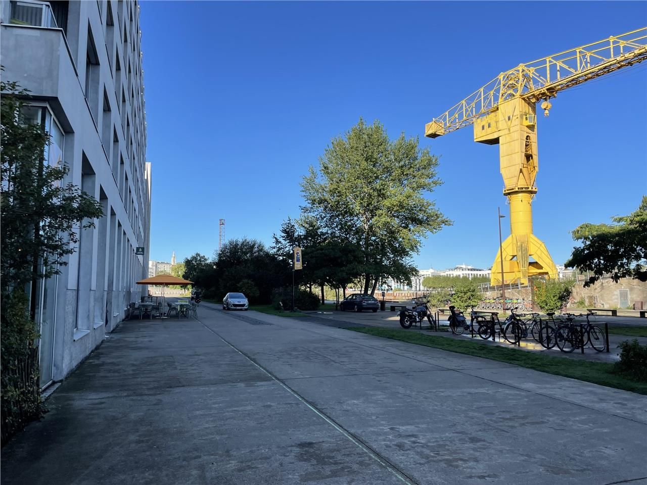 Cellule commerciale à louer de 160 m² - Île de Na