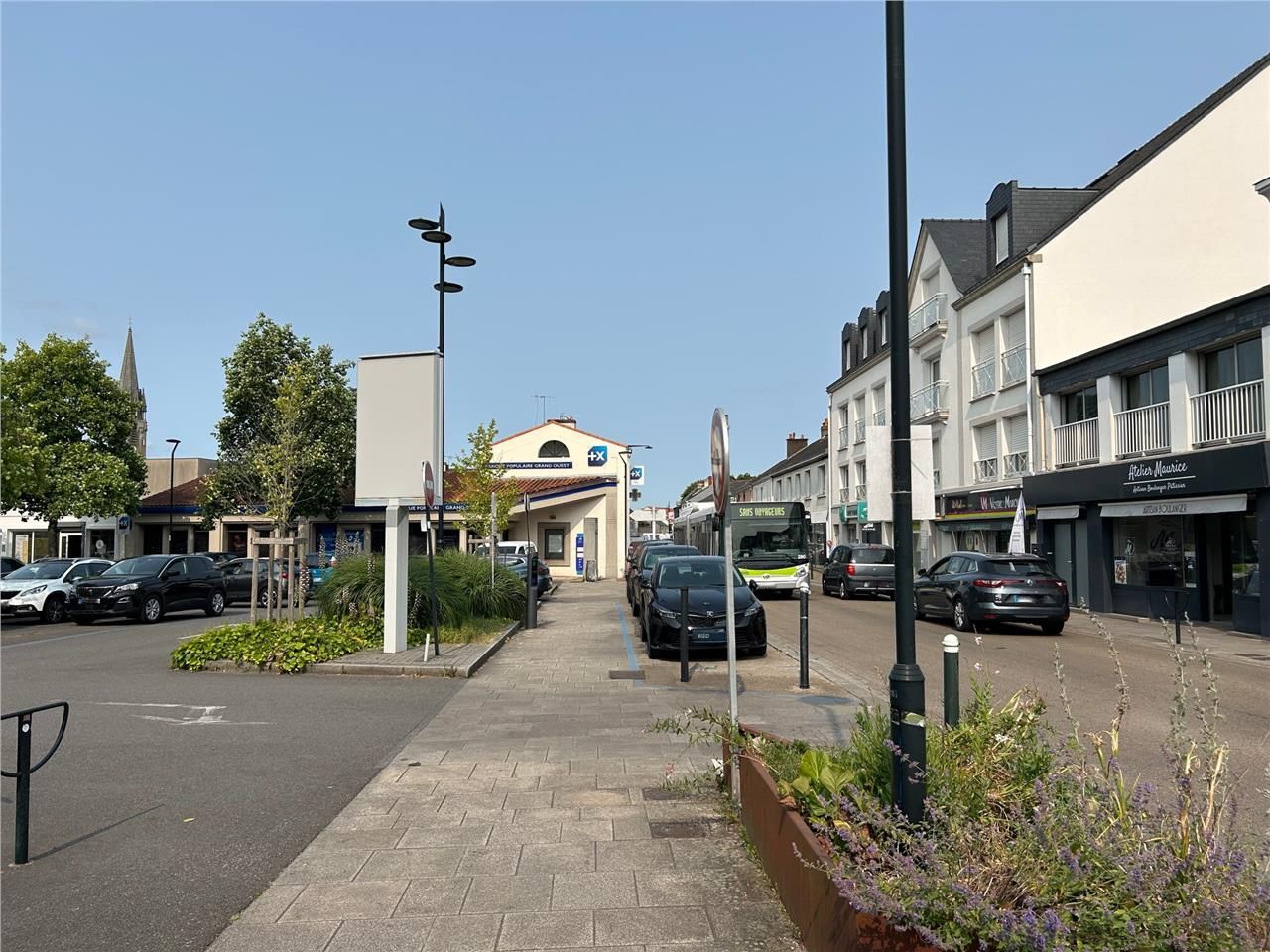 Locaux commerciaux de 55 m² non divisibles à loue