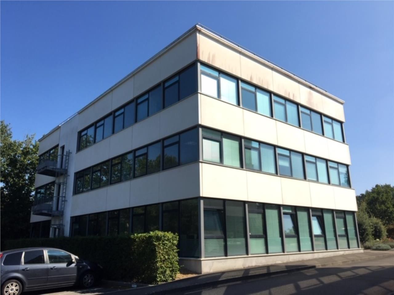 Nous vous proposons à la location plusieurs surfa