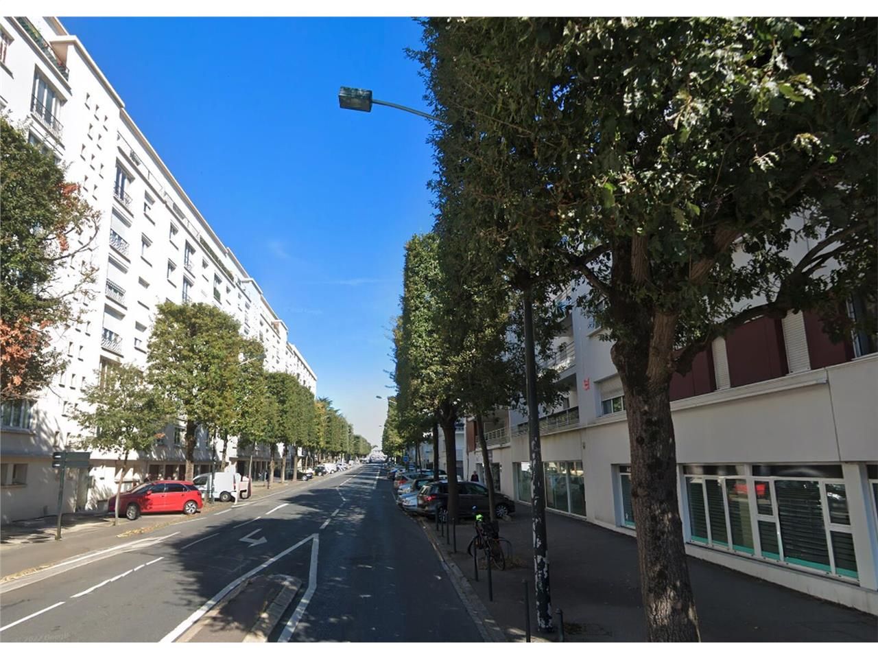 À louer, un local commercial de 172 m², non divis