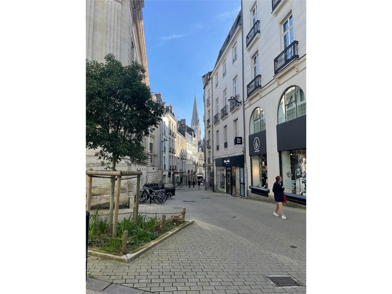 A louer local commercial d'environ 40 m2 .