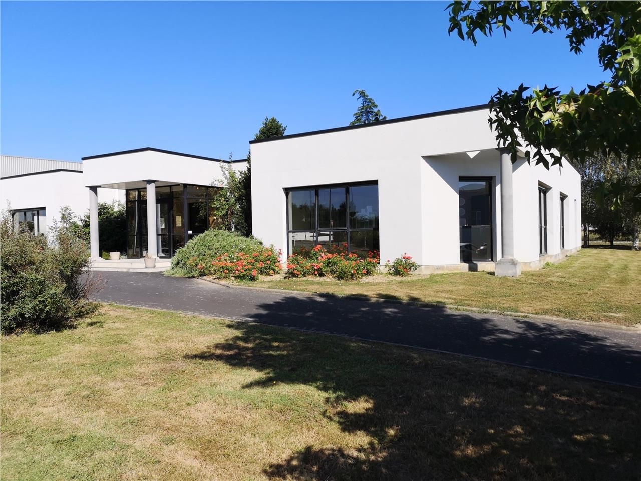 Nous vous proposons à la location une surface de 