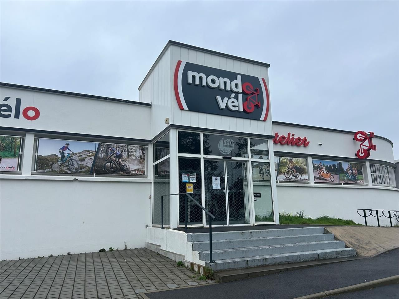 Local commercial à louer à Saint Herblain à proxi