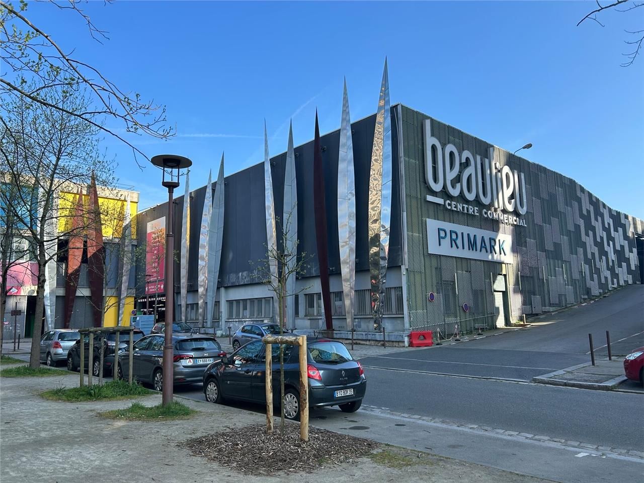 A Nantes, à deux pas du centre commercial de Beau