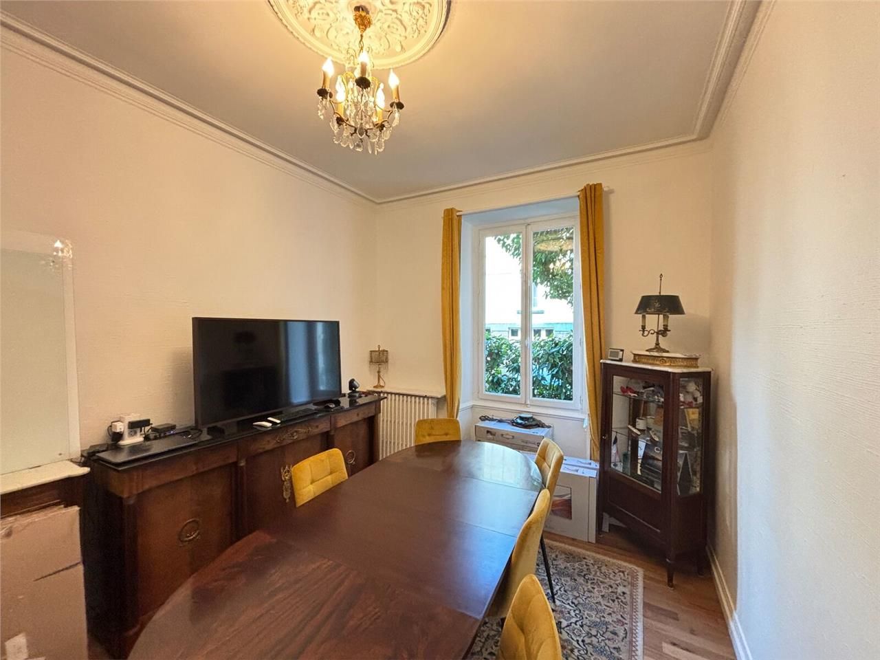 Nous vous présentons un espace de bureaux de