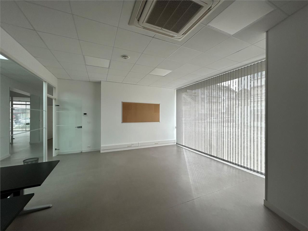 En plein centre-ville de St Nazaire, Arthur Loyd 