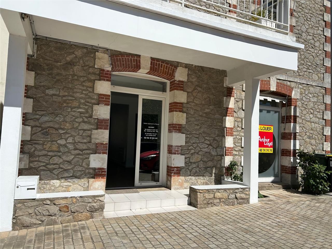 Situé au RDC  d'un immeuble de caractèr