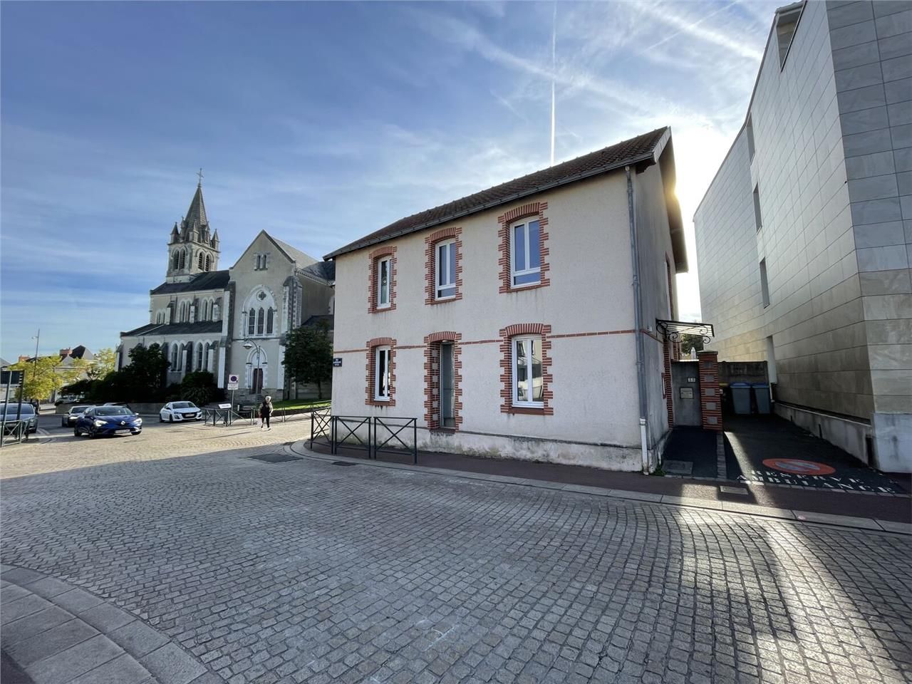 Nous vous présentons à la vente ou 