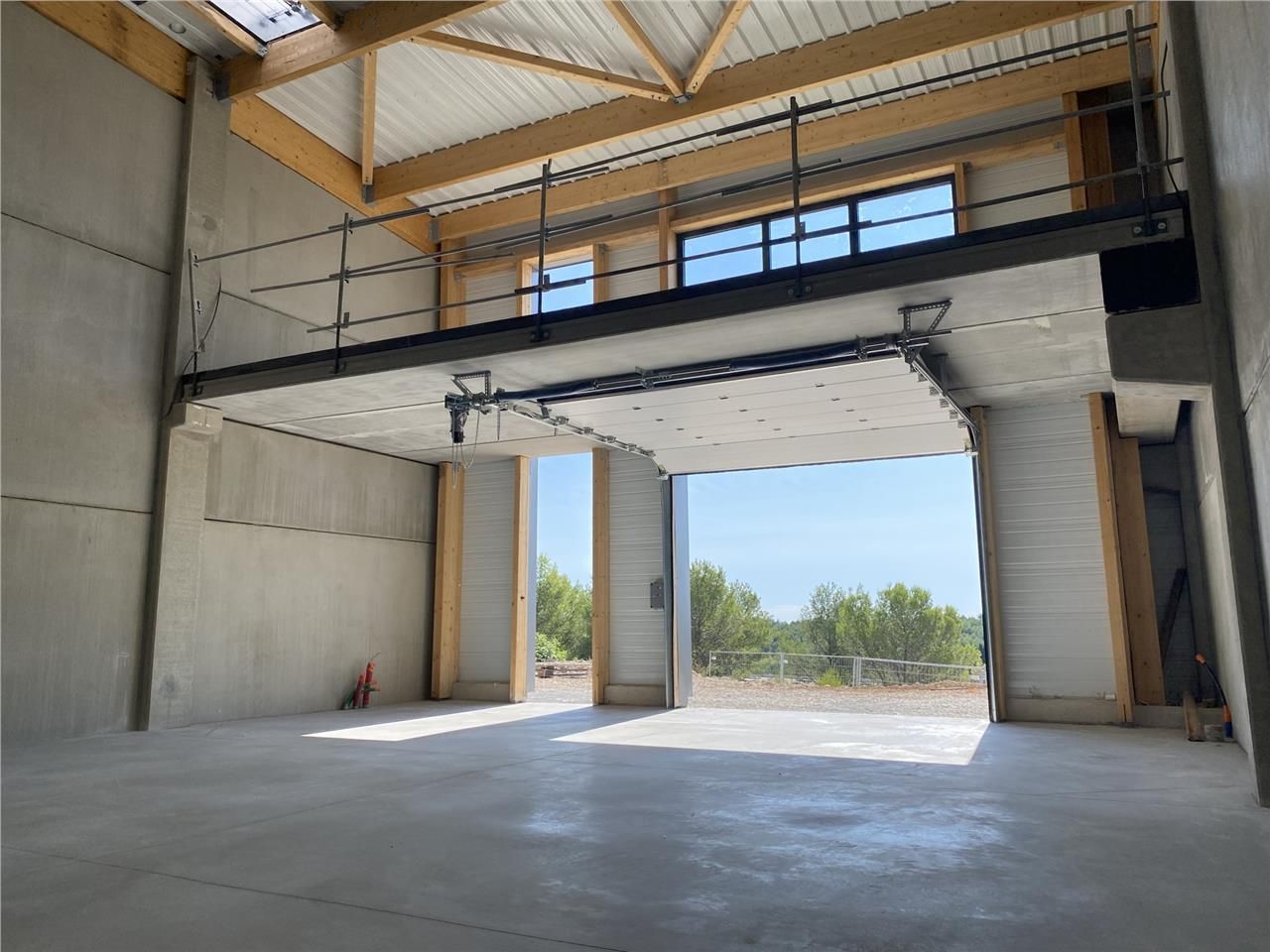 A vendre 8 lots de locaux d'activités Neufs à Vai