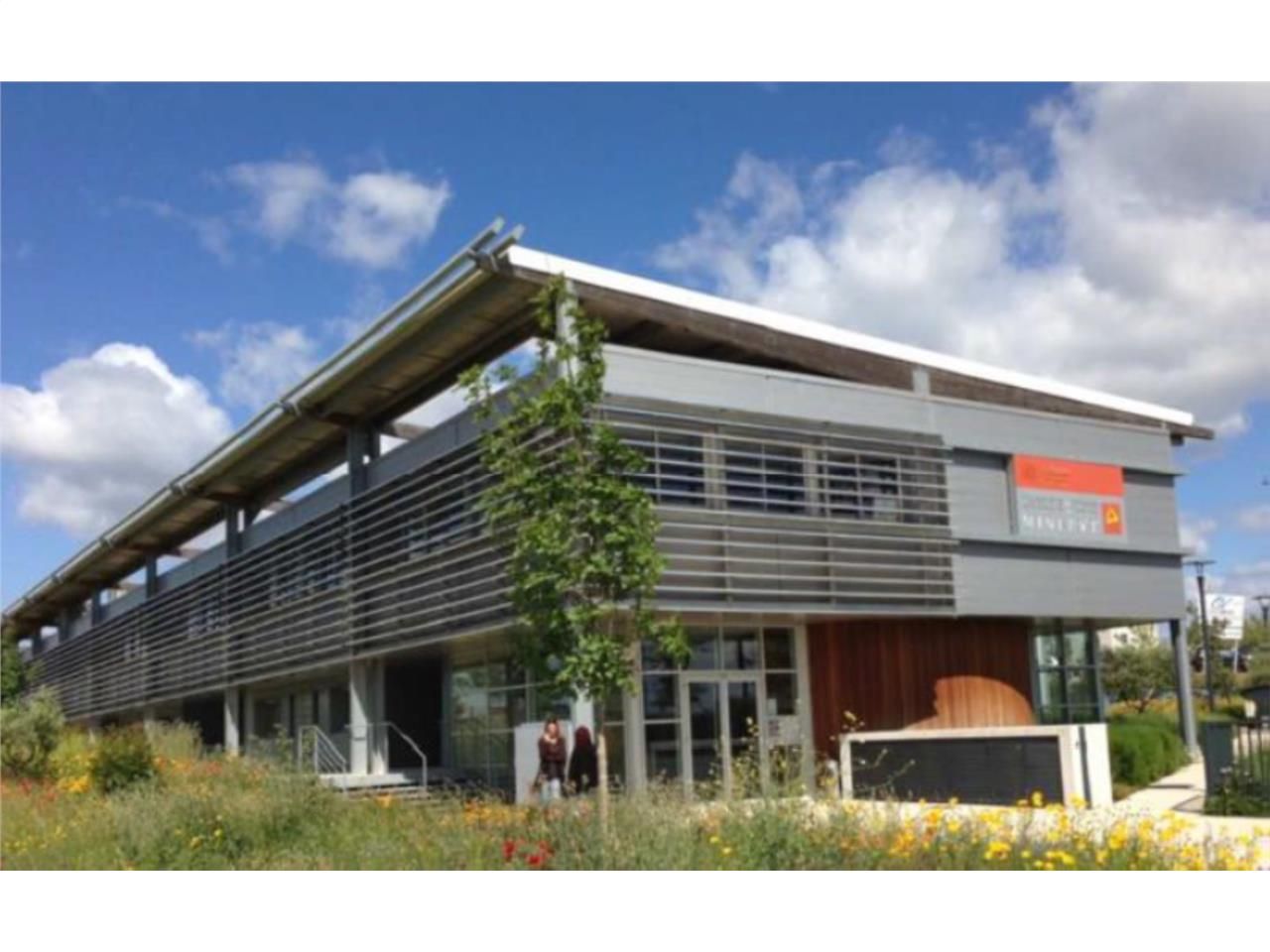 .Disponibles, 2 lots de locaux d'activités et bur