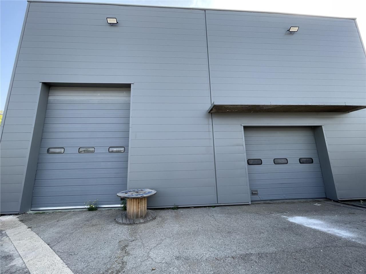 A Louer local d'activités Showroom à Mauguio. Sur